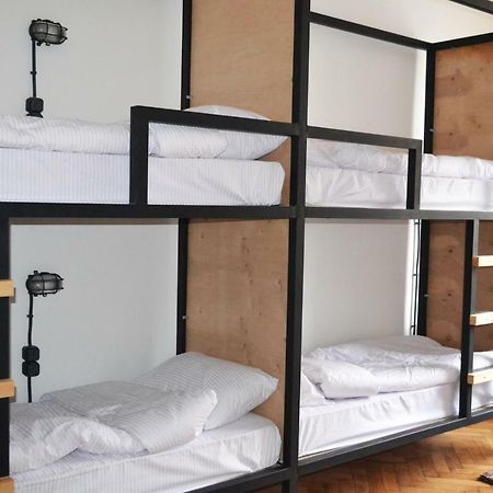 21/9 Baker Street Pansiyon Lviv Dış mekan fotoğraf