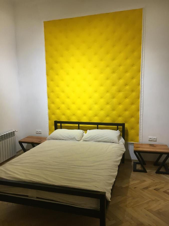 21/9 Baker Street Pansiyon Lviv Dış mekan fotoğraf