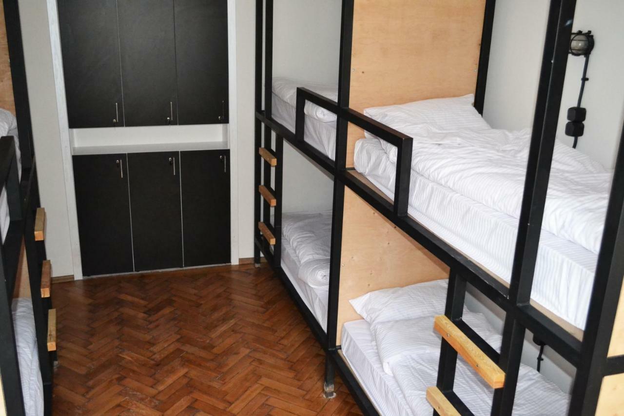 21/9 Baker Street Pansiyon Lviv Dış mekan fotoğraf