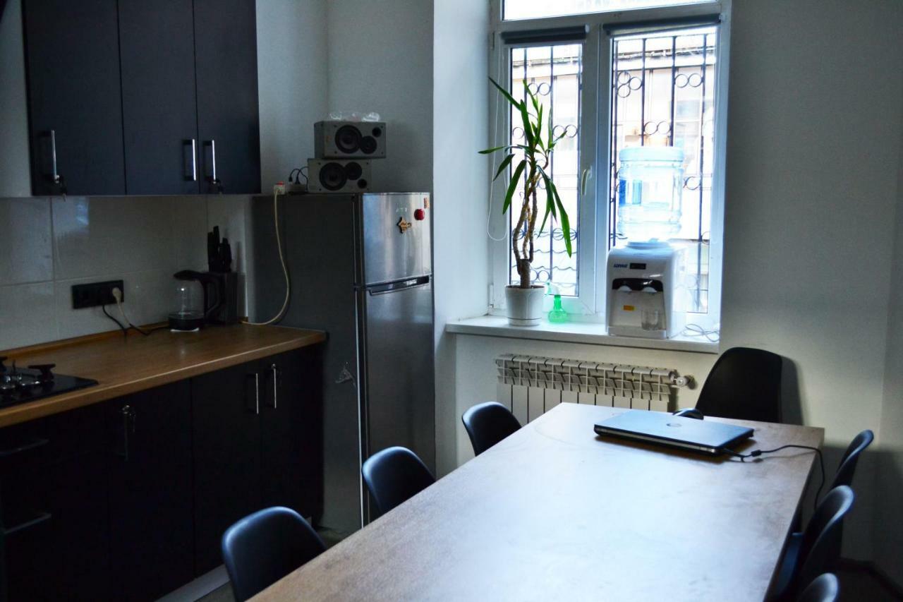 21/9 Baker Street Pansiyon Lviv Dış mekan fotoğraf