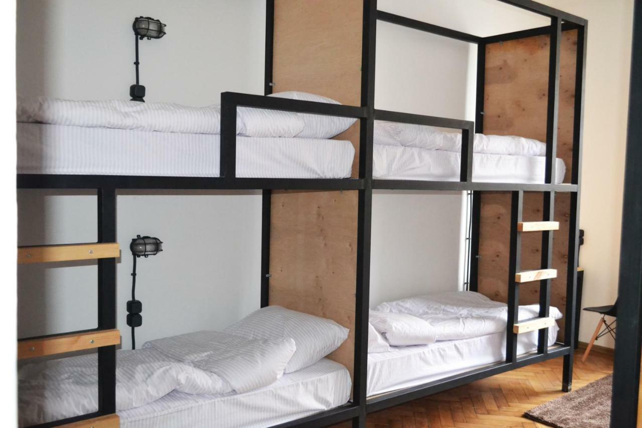 21/9 Baker Street Pansiyon Lviv Dış mekan fotoğraf