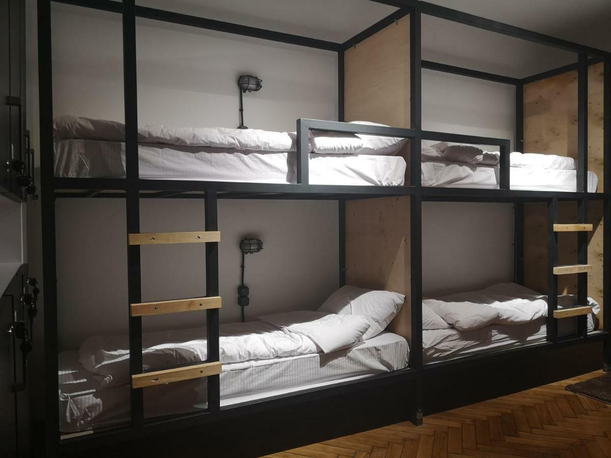 21/9 Baker Street Pansiyon Lviv Dış mekan fotoğraf